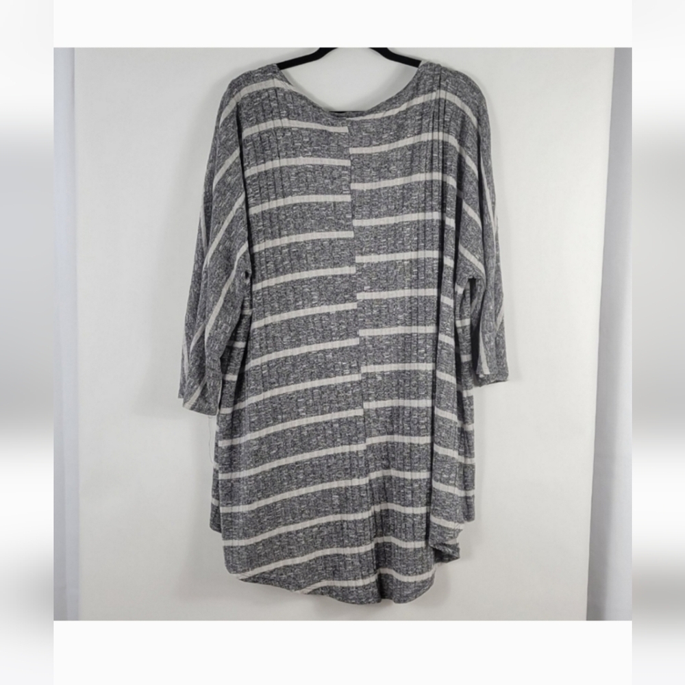 LULAROE LINDSAY Grey Sweater Cardigan Size Medium - Picture 2 of 3